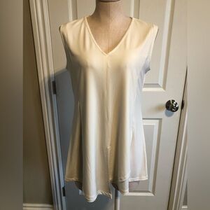 2 Brian Bailey sleeveless tops - 1 red 1 white.  - size Large